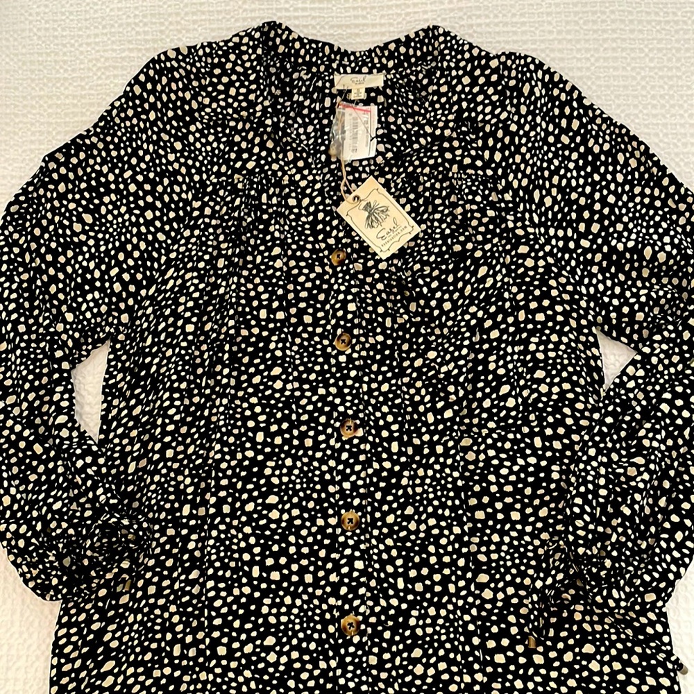 Easel leopard print long sleeve dress; size small; button front